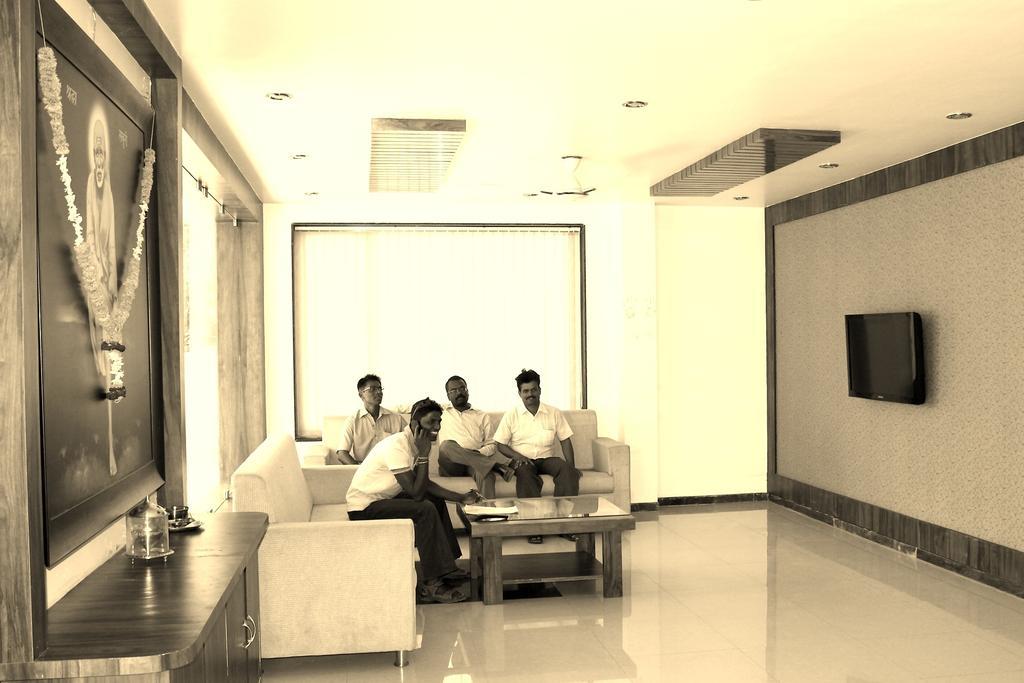 Oyo 4316 Hotel Sai Empire Shirdi Buitenkant foto